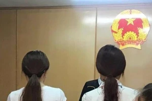 Người đẹp môi giới mại dâm cho người mẫu hầu tòa