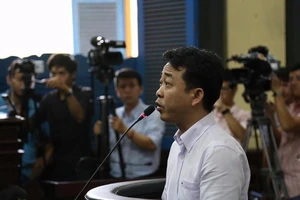 VN Pharma: Bị cáo căng thẳng với câu hỏi của thẩm phán