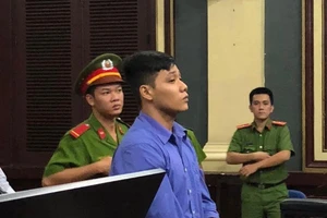 Tài xế BMW đâm chết người giữa trung tâm thoát án tử