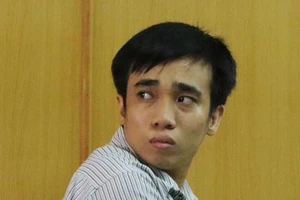 Tên trộm vào khách sạn trộm ô tô xui xẻo