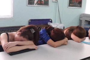 Các 'tú bà' hoa khôi đường dây bán dâm ngàn đô hầu tòa