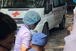 Cấp cứu 1 dược sĩ tham ô tiền tỉ bị sốc nặng với mức án