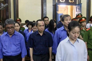 Tiếp xúc luật sư, bà Hứa Thị Phấn chỉ nói 1 câu: 'Chị bị oan'!