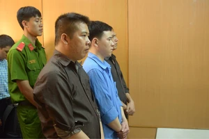 Nhờ giữ hộp bánh Trung thu, em đẩy anh vào tù