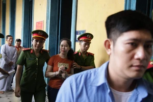 2 chị em buôn lậu vàng nữ trang gần 9,5 tỉ đồng