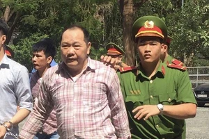 Cựu sếp Tạp chí Kiểm sát lạm quyền mua súng đạn 