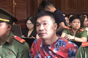 Ông 'trùm' Dương thuê xe sang, mượn tiền cha mẹ mua nhà