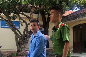 Nhậu xong, trộm cả xe ô tô tải đầy nước ngọt chở về quê