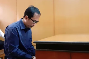 Nhân viên ngân hàng 'hô biến' chủ nợ thành con nợ