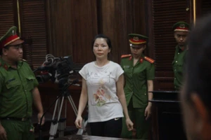 Đang xử vụ BS Chiêm Quốc Thái bị vợ cũ thuê người chém