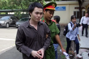 Xử 'tú ông' môi giới bán dâm cho á hậu ngàn đô