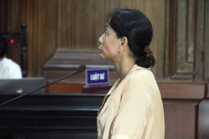 Người phụ nữ khiến hàng loạt cán bộ hải quan An Giang hầu tòa