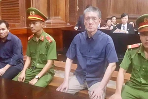 Vũ 'nhôm' thay đổi lời khai và mất 150.000 USD