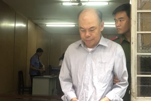 Cả gia đình vướng lao lý vì cha không nói nên lời tại tòa