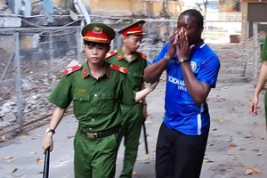 Trai ngoại thuê hai phụ nữ làm giám đốc 15 công ty