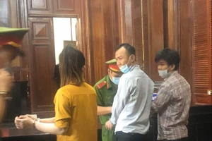 Đi thăm bệnh được tặng ma túy và 18 năm tù