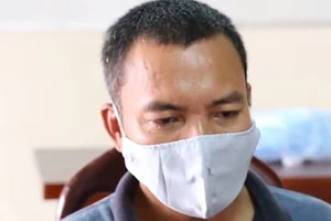 Bắt giam cựu cán bộ tòa trốn truy nã ngay sau khi cách ly