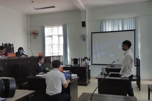 Đang xử nam thanh niên đánh bảo vệ vì nhắc đeo khẩu trang