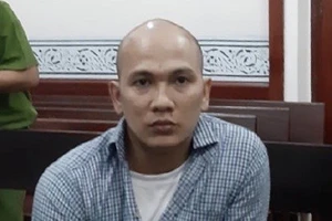 Lãnh 15 năm tù vì đòi bạn chiếc điện thoại 350.000 đồng