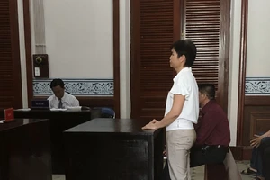 Công chức câu kết doanh nghiệp chiếm đoạt tiền may đồng phục