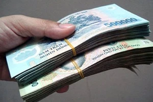 Rút đơn kiện vụ tranh chấp hứa thưởng 5 tỉ đồng