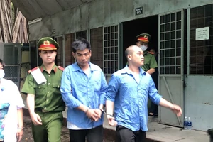 Rủ nhau đi chém bạn trai của vợ sau lời hăm dọa qua điện thoại