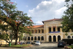 Tuyên án vụ lãnh đạo cũ Đại học Hoa Sen kiện UBND TP.HCM