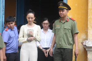 Hoa hậu Phương Nga 'bắt giò' quyết định của cơ quan tố tụng