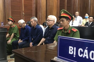 Vụ ngân hàng DAB: Tòa tuyên bố nghị án, nay quay lại xét hỏi