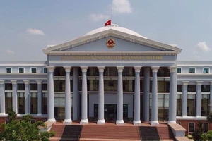 Tòa Cấp cao tại TP.HCM kháng nghị vụ vợ bị đơn định nhảy lầu