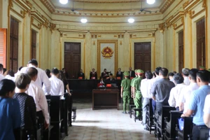 Ông Trầm Bê lãnh thêm 3 năm tù, không bồi thường 505 tỉ