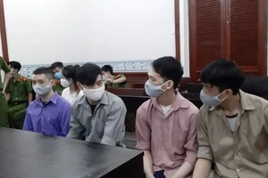 2 người Trung Quốc lãnh án vì cho vay nặng lãi bằng phần mềm