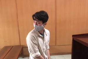 Thầy giáo và môi giới bất động sản bắt tay nhau đi lừa