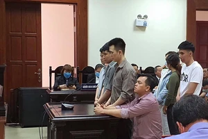 'Đại gia' đeo vàng giả Phúc XO được giảm án 2 năm tù