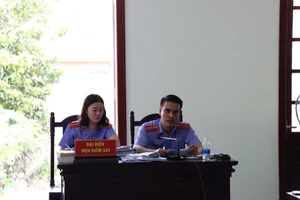 Bị hại đổi chữ ký vì duy tâm, VKS nói không cần giám định lại