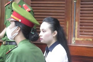 Hotgirl Ngọc Miu và người tình lại ra tòa