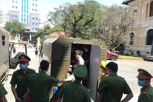 'Tập đoàn gia đình' sản xuất thuốc tân dược giả hầu tòa