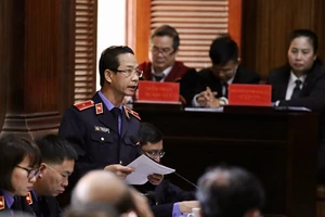 VKS đề nghị phạt ông Đinh La Thăng 10-11 năm tù