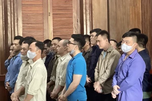 Tuyên án vụ quán bar Deluxe 'chiều khách tới Z'