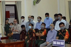 Thạc sĩ lừa tiền làm xăng giả lãnh 30 năm tù