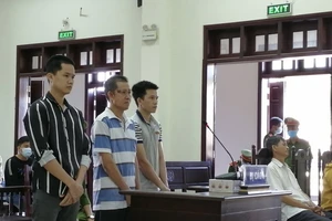 Tòa kiến nghị phạt hành chính bị hại vụ 3 cha con giết người