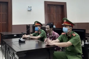 Tử hình kẻ phóng hỏa đốt mẹ con người tình