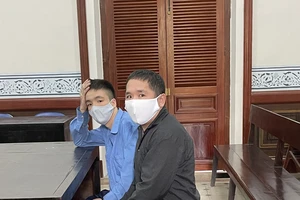 2 thanh niên người Mông Cổ trộm tiền của phụ nữ đi mua vàng