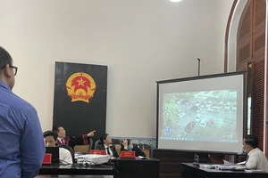 Lao thẳng ô tô vào cha mẹ đối thủ: tội giết người 