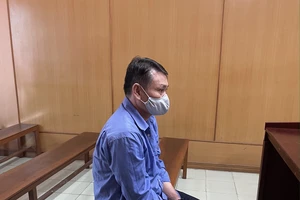 Giả giám đốc đưa đối tác đến bãi cát quân khu 7 để lừa 