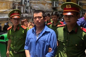 Lời khai của cảnh sát và thanh tra giao thông vụ logo xe vua