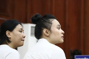 Hotgirl Ngọc Miu tỏ ra thoải mái tại phiên tòa phúc thẩm