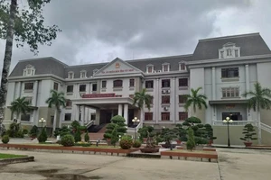 Phiên hình sự phải hoãn vì đương sự mắc COVID-19