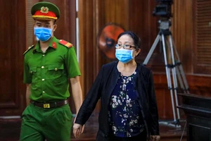 Bị cáo Bạch Diệp không đồng ý nộp bản chính tài liệu cho tòa