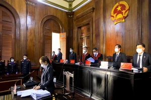 Tạm dừng phiên xử bị cáo Lê Tấn Hùng cùng các đồng phạm vụ SAGRI